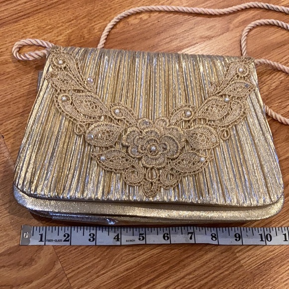 Vintage Whittall & Shon Gold Tone floral Cocktail Wedding bag - Picture 7 of 9